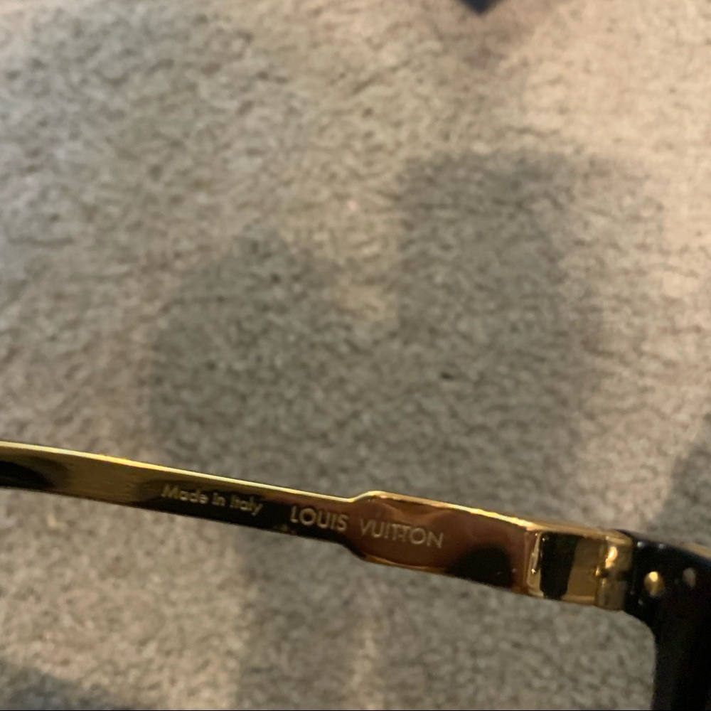 Sold—Louis Vuitton logo sunglasses - Picture 8 of 13